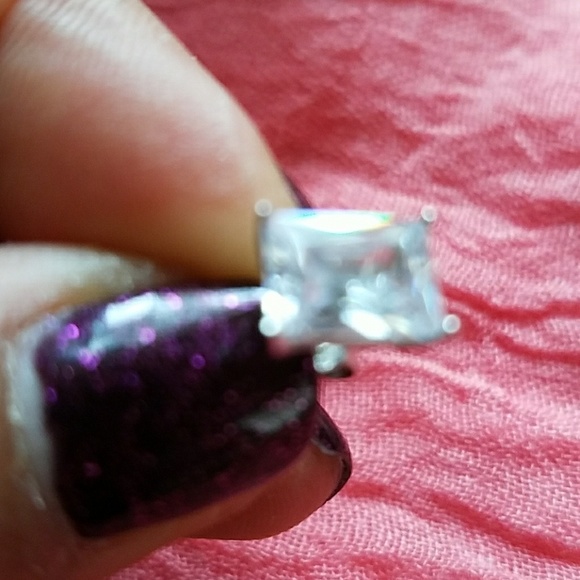 Earrings - Picture 2 of 6